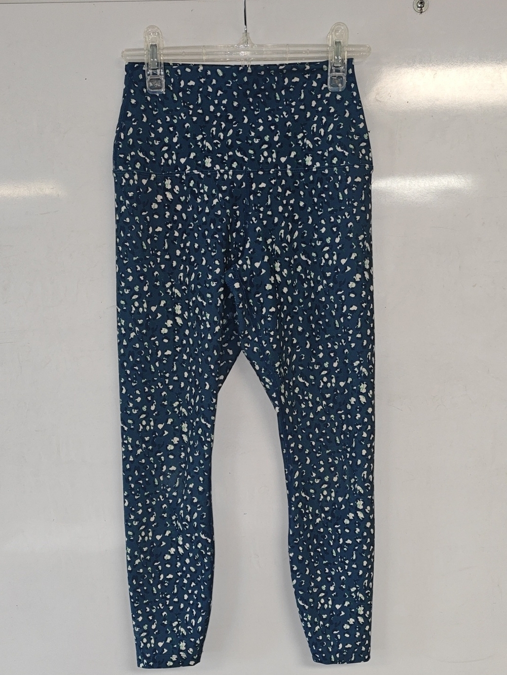 Lorna Jane Abstract Cheetah Active Core Ankle Biter Leggings — Size XS